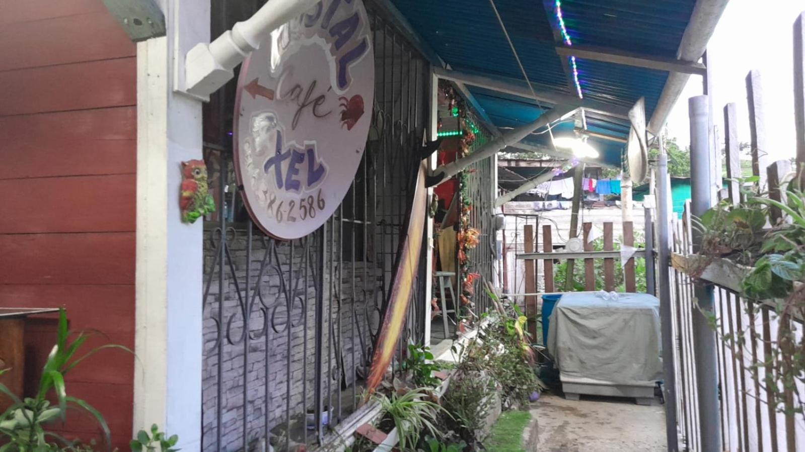 Hostal Cafe Axel Bocas del Toro Exteriör bild
